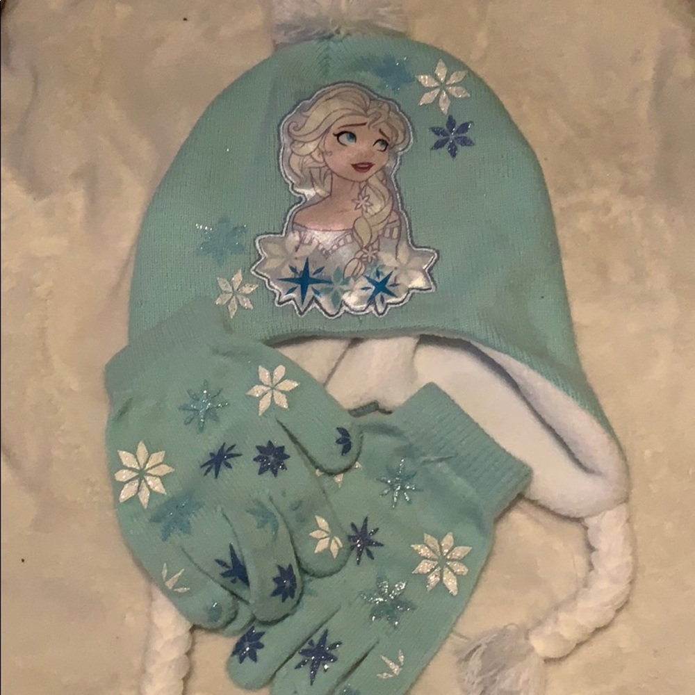 Disney Princess Elsa hat and gloves